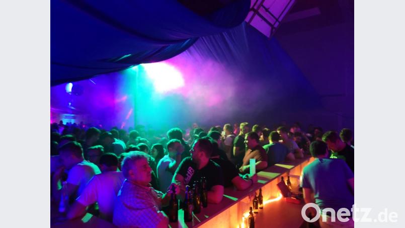 Die SpVgg belebte mit „La Fête das Revival“ die ehemalige Disco in der Turnhalle. wieder. ptr Bild: gi