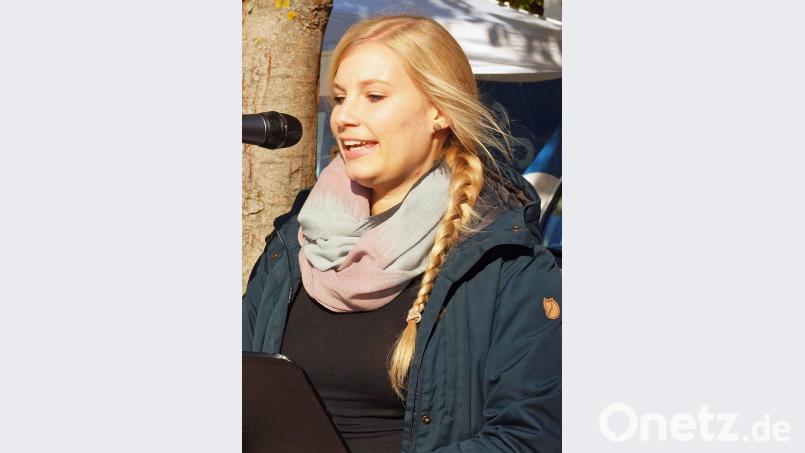 „Macht es einen Sinn, wenn das meiste, was wir konsumieren, einmal um die halbe Welt gereist ist?“ stellte die Leiterin der Umweltstation, Melanie Hahn, die Frage in den Raum. Bild: sön