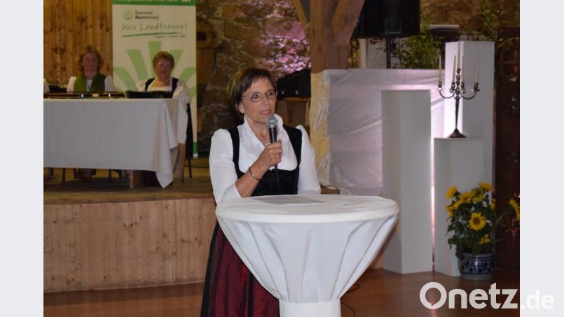 Schirmfrau Staatsministerin A.D. Emilia Müller hielt eine vielbeachtete Festrede zum Jubiläum der Landfrauen. Bild: bnr