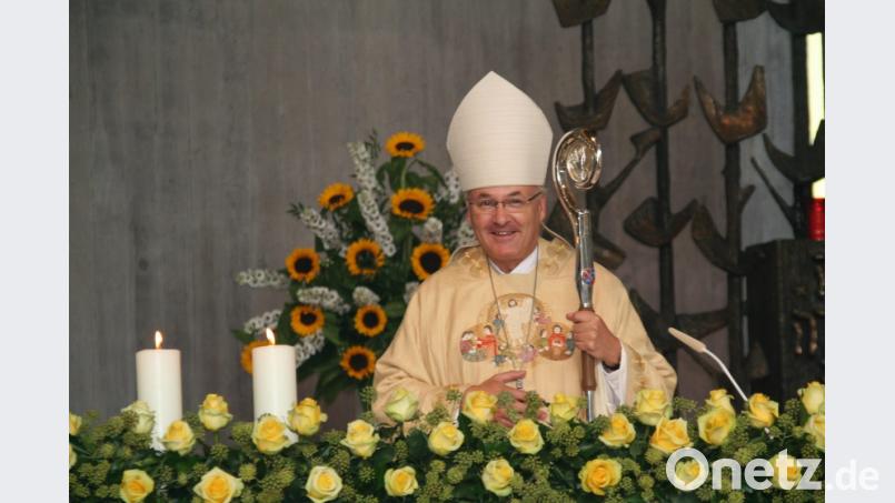 Bischof Rudolf Voderholzer in der Jubiläumskirche. Bild: fpoz