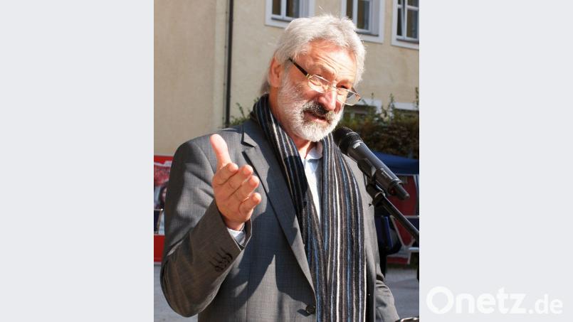 Mit „Lasst den Heimatbegriff nicht von Ewiggestrigen instrumentalisieren,“ brachte es Schirmherr Manfred Lehner auf den Punkt. Heimat habe nichts Ausgrenzendes, lebe vom Austausch der Kulturen, Sprachen, Musik, Kunst und Innovation. Das gebe auch Neuzugewanderten die Chance hier heimisch zu werden. Bild: sön