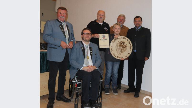 Timo Maier ist Schützenkönig bei den Stadtmeisterschaften 2018. Bild: mfh