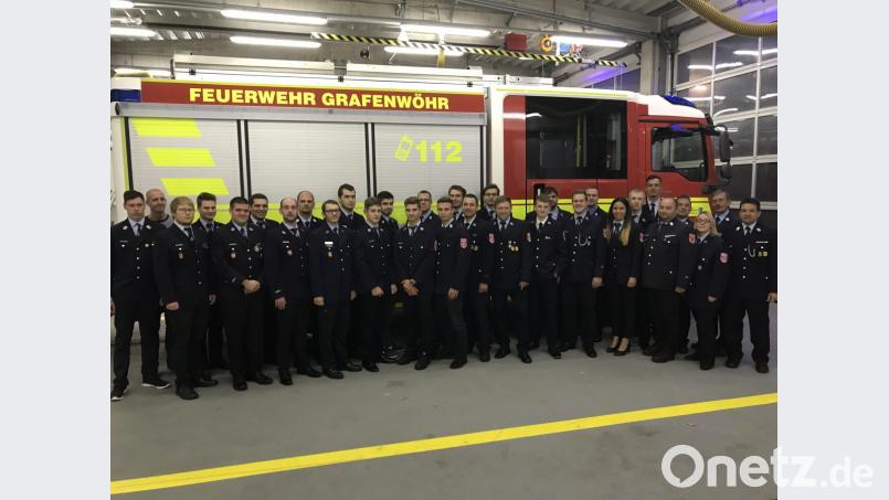 Gemeinsam legen die Mitglieder der vier örtlichen Feuerwehren Grafenwöhrs eine Leistungsprüfung ab. Bild: xri