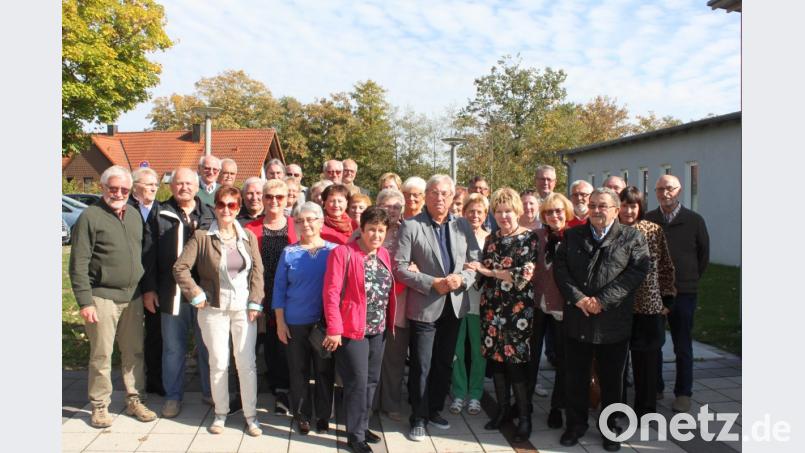 19 Frauen und 17 Männer der Jahrgänge 1947/1948 treffen sich in der Stadthalle, um gemeinsam 70. Geburtstag zu feiern. Bild: prh