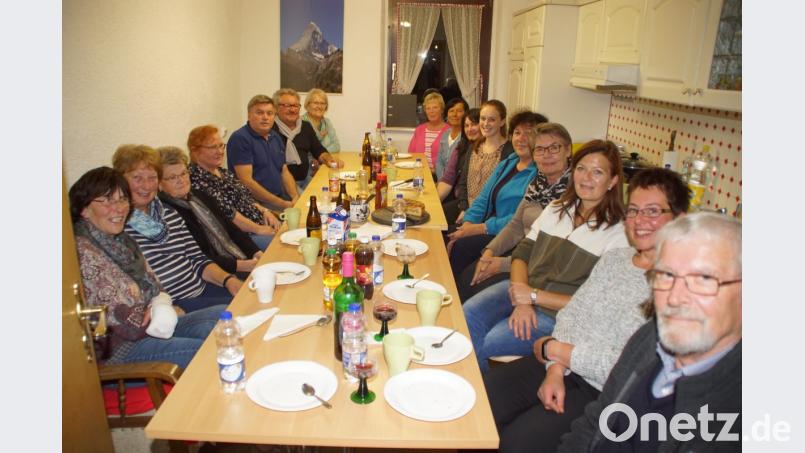 In den Sommermonaten hielten sie den Kiosk-Betrieb am Moorbad am Laufen. Nun war &#039;&quot;Reste-Essen&quot; mit gemütlichem Beisammensein bei den Gruppierungen &quot;Indienhilfe&quot;, &quot;Nachbarschaftshilfe&quot; und &quot;Impuls&quot; angesagt. Bild: mmj