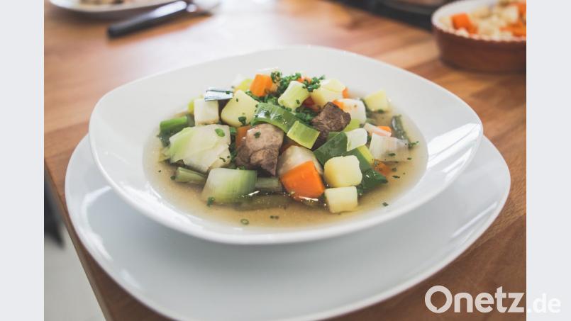 Bärlauch und grüner Spargel gibt dem leichten Eintopf die besondere Note. Bild: Lukas Meister