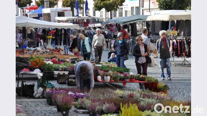 Der Kirchweihmarkt lockt viele Besucher an. Bild: ak