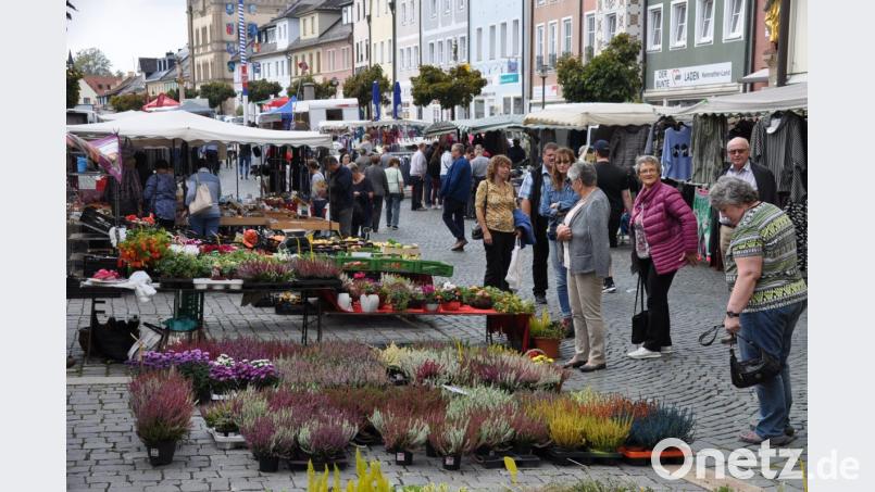 Der Kirchweihmarkt lockt viele Besucher an. Bild: ak