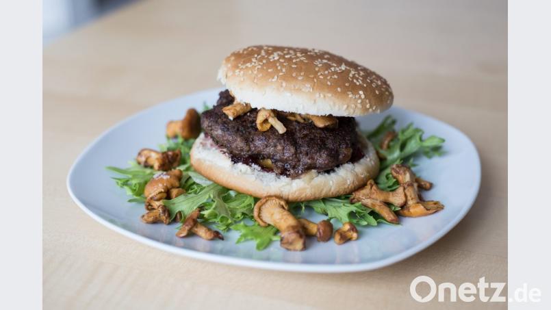 Köstlich vereint: Fastfood und edles Rehfleisch ergeben einen etwas anderen Burger. Bild: Lukas Meister