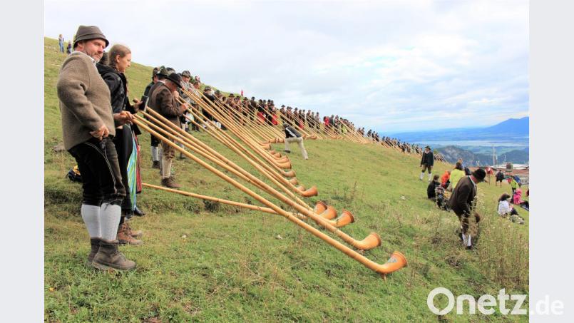 Die Großkonreuther Alphornbläser (Bild) nahmen an der Alphornbergmesse des Allgäu Schwäbischen Musikbundes (ASM) in Pforten teil. Die 20 Oberpfälzer stellten die größte Gruppe unter den insgesamt 100 Spielern. Bild: exb
