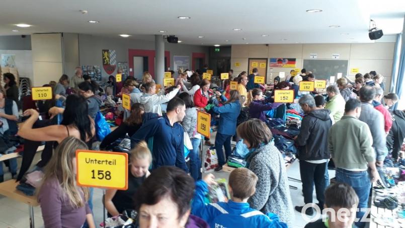 Flohmarkt in der Markus-Gottwalt-Schule. Bild: rn