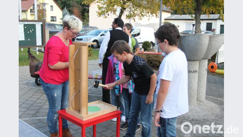 Das Rahmenprogramm kann sich sehen lassen. So haben die Kinder ihren Spaß bei Geschicklichkeitsspielen. Bild: pi