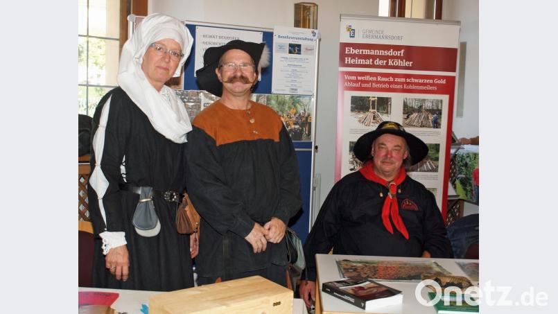 Zum Thema Ehrenamt standen Mitglieder des historischen Vereins und der Köhlerfreunde Ebermannsdorf Rede und Antwort. Bild: sön