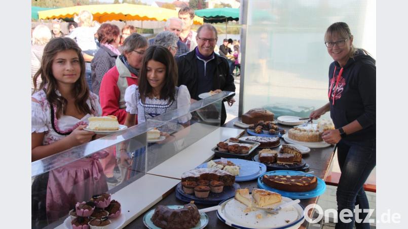 Der Run aufs Kuchenbüffet war enorm. Bild: kro