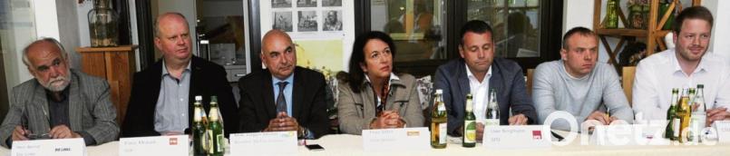 Die Kandidaten stellten sich den Fragen der Handwerker (von links): Wolfgang Berndt (Die Linke), Klaus Mrasek (ÖDP), Jürgen Mistol (Grüne), Alexandra Sitter (Freie Wähler), Uwe Bergmann (SPD), Christian Weiß (FDP) und Henner Wasmuth (CSU). Bild: ge