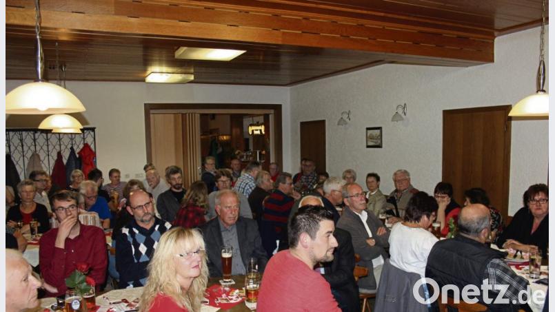 Viele Zuhörer sind beim Wahlkampfabschluss der SPD zugegen. Bild: stg