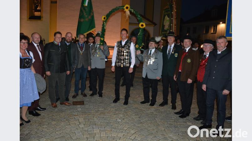 Großer Empfang für Bayerns neuen Landesschützenkönig Matthias Wiendl. Bild: jr