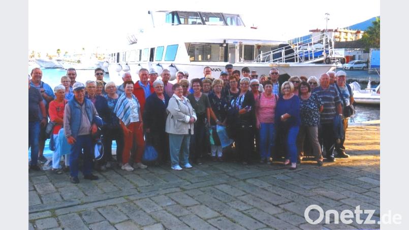 Die Schnaittenbacher VdK-Reisegruppe im Hafen von Riomaggiore. Bild: exb