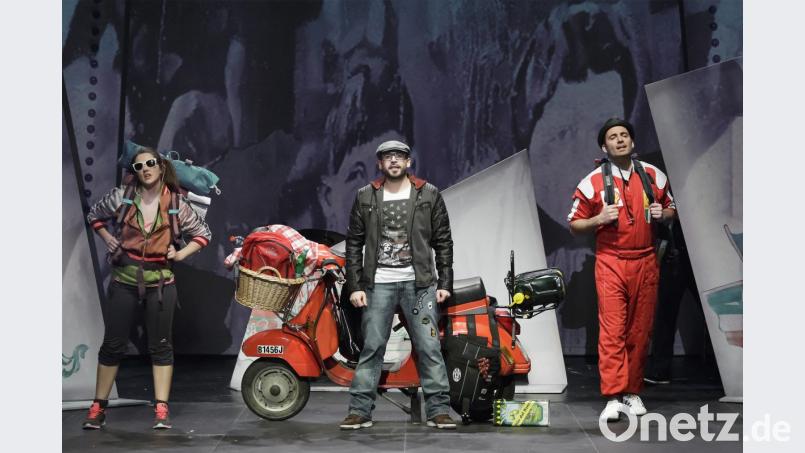 Italo-Pop-Revue "Azurro". Bild: Peter Litvai/Landestheater Niederbayern