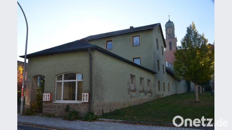 Das ehemalige Brauereigebäude Würschinger "Binnerlenz" in der Pfarrgasse soll nach dem Willen der Verantwortlichen bei der Stadt für die Errichtung von 29 Parkplätzen abgerissen werden. "An selber Stelle könnte ein schönes Parkquartier entstehen", informierte Bürgermeister Andreas Wutzlhofer bei den Bürgerversammlungen. Bild: dob