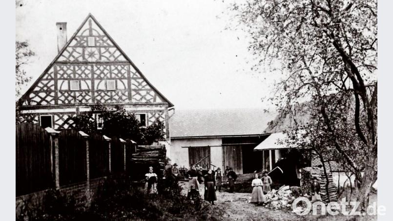 Zwei Scheunen des landwirtschaftlichen Gutes Hub hielten 1947 den Sturm und dem Gewicht der schweren Hagelmassen nicht stand. Ein herabstürzender Balken erschlug einen Arbeiter, der in dem Gebäude Schutz gesucht hatte. Bild: ü