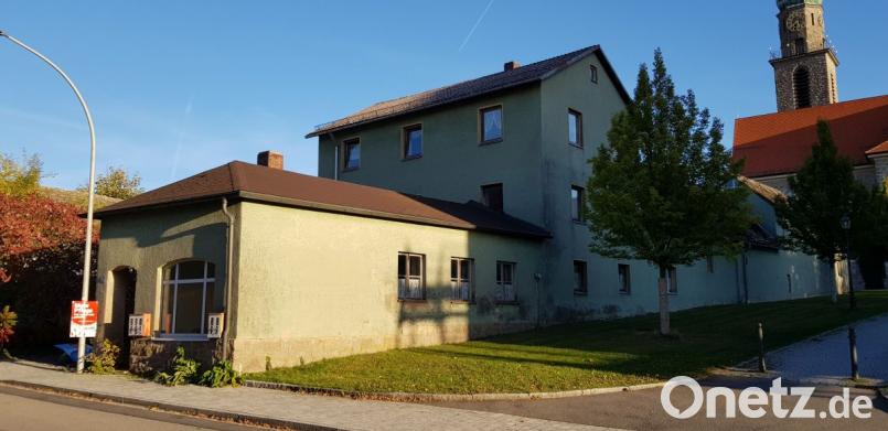 Das ehemalige Brauereigebäude Würschinger "Binnerlenz" in der Pfarrgasse soll nach dem Willen der Verantwortlichen bei der Stadt für die Errichtung von 29 Parkplätzen abgerissen werden. "An selber Stelle könnte ein schönes Parkquartier entstehen", informierte Bürgermeister Andreas Wutzlhofer bei den Bürgerversammlungen. Bild: dob