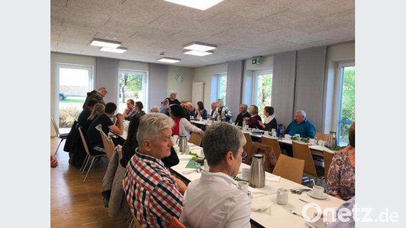 Der vom Pfarrgemeinderat organisierte Brunch im Pfarrheim kommt bestens an. Bild: bk