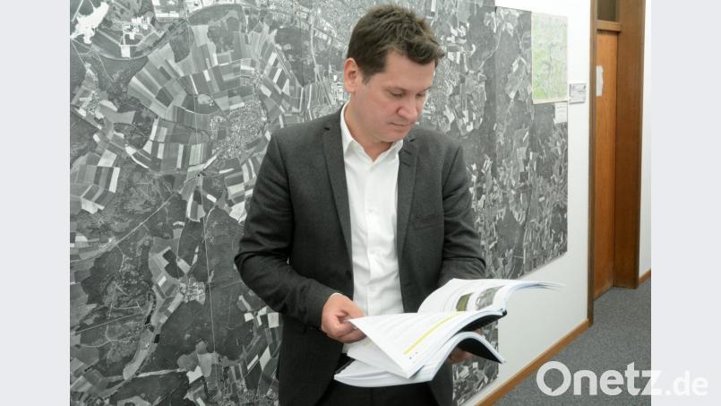 Wie wollen wir uns entwickeln? Baudezernent Oliver Seidel erklärt, welche Überlegungen bei der Gestaltung der Stadt beachtet werden und wie sie sich gegenseitig beeinflussen. Bild: Gabi Schönberger