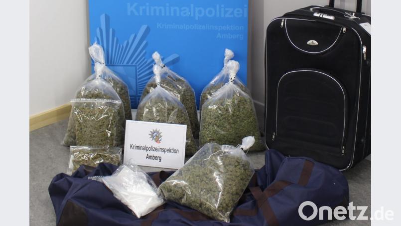 Der Polizei gelang nach eigener Aussage ein "Paukenschlag gegen die Betäubungsmittelszene in der Oberpfalz". Bild: Polizei
