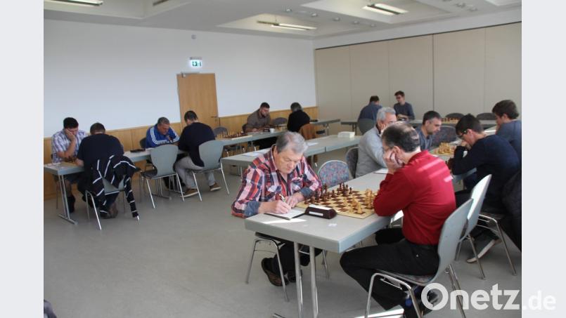 14 Schachspieler kämpften um den Einzug in die nächste Runde. Bild: frd Bild: frd