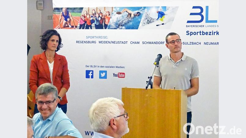 Prof. Susanne Titelbach und Boris Metz beantworteten nach ihrem Vortrag zum Thema „Action for men: Bewegungsangebote speziell für Männer 50+“ zahlreiche Fragen. Bild: lst