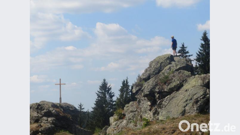 Fast schon Hochgebirge: Der Wildstein bietet zwar keine allzu beeindruckende Burgruinen, dafür aber mächtige Felsen. Bild: bl