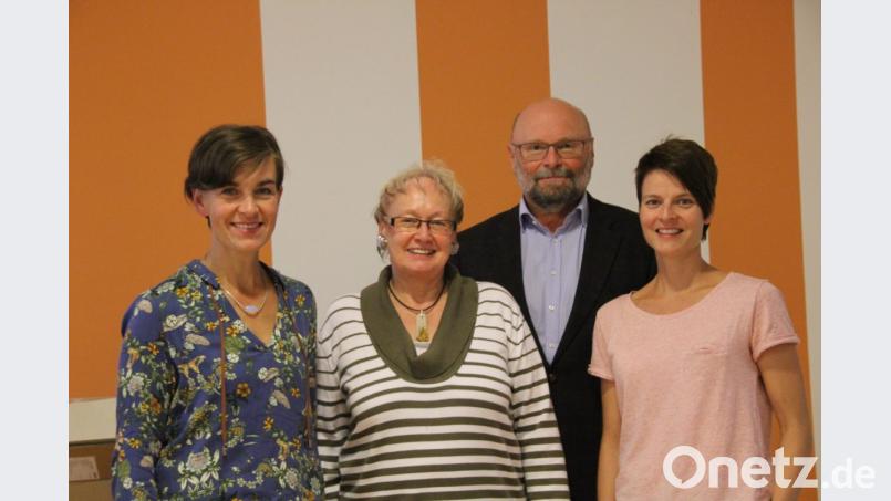 Der FFGO hat mit Tonia Auer (rechts) eine neue Schatzmeisterin. Stellvertretende Vorsitzende Michaela Peter, Schriftführerin Christl Luber und medizinischer Beirat Professor Dr. Anton Scharl (von links) gratulieren ihr zu der Wahl. Bild: ads