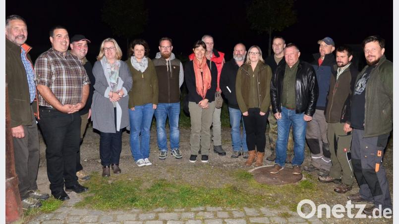 Die Teilnehmer des Zerwirkkurses mit VHS-Geschäftsführerin Erika Grötsch (Vierte von links). Bild: fjo