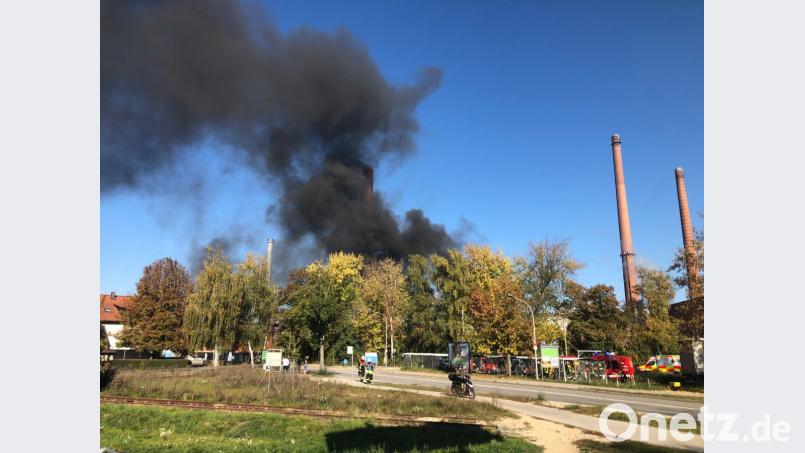 In Affecking (Kelheim) brennt eine Trocknungsanlage. Bild: Alexander Auer