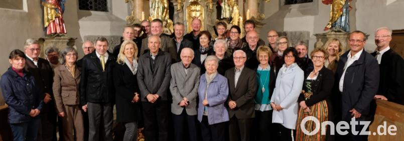 Seit 10, 20, 30, 35, 40 und 45 Jahre teilen sie sich Freud und Leid miteinander. Bild: le