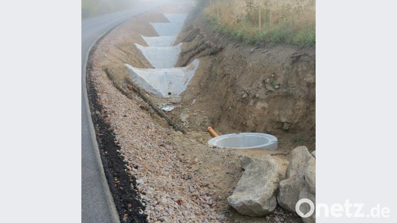 Sechs Retentionsmulden mit einem Fassungsvermögen von 180 Kubikmetern sorgen für die Wasserhaltung. Bild: Köppl, Georg