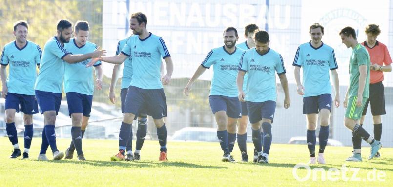 Dreimal konnten die Spieler der SG Ursulapoppenricht (Bild) im Spitzenspiel der Kreisklasse Süd gegen den SV Köfering einen Torerfolg bejubeln Bild: Hubert Ziegler