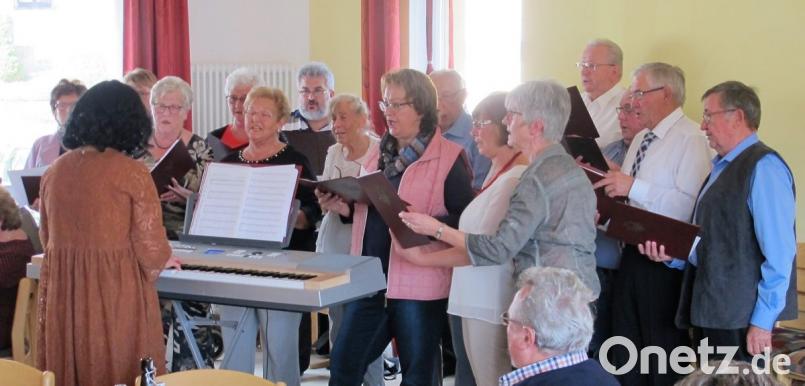 Singen macht den Frauen und Männern des Gesangvereins 1906 einfach Freude. Das wollen sie bei der Veranstaltung auch ihren Gästen vermitteln. Bild: wlr
