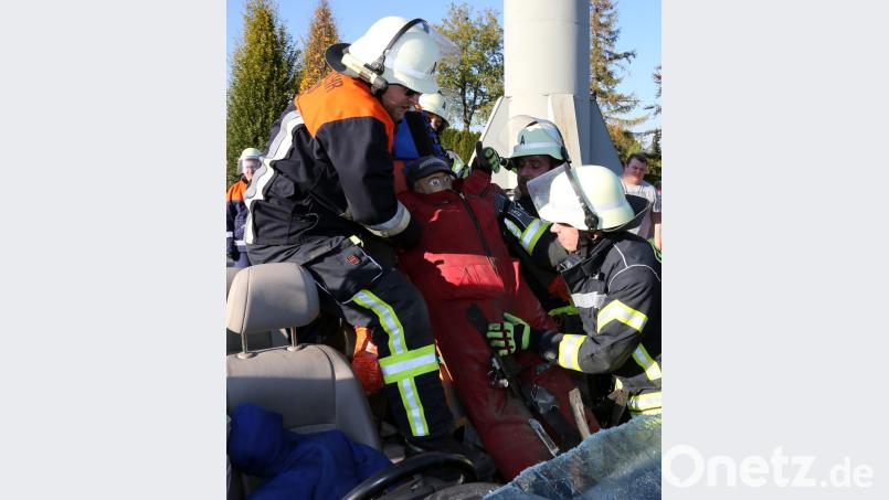 Bergen mit Einsatz des Spineboard. Bild: mef