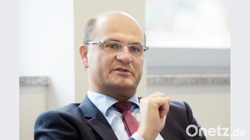 Der bayerische Fianzminister Albert Füracker (CSU) hat die Höhe der Schlüsselzuweisunggen mitgeteilt. Bild: gsb