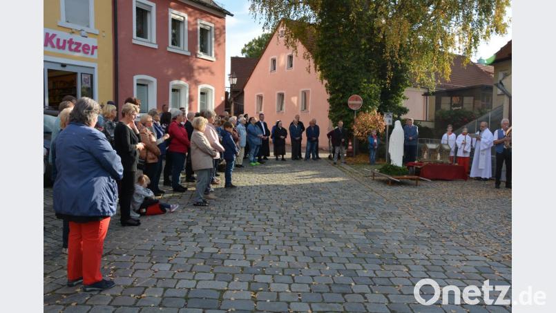 Viele Gläubige wohnten der 45-minütigen Feierstunde bei. Bild: jr
