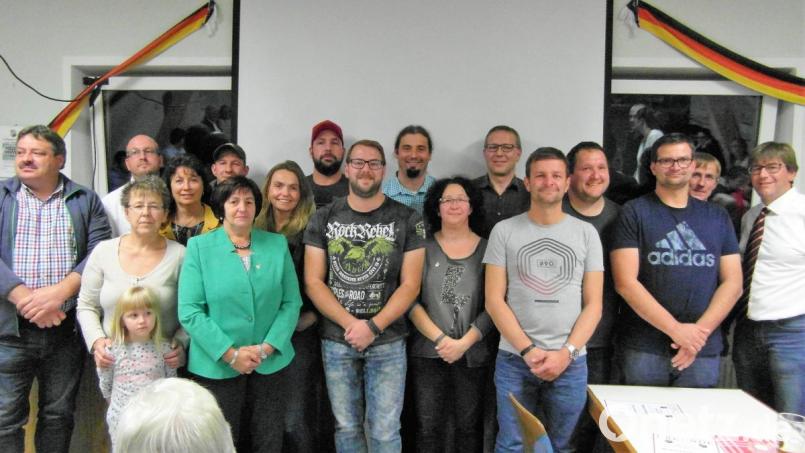 Lang ist die Liste der Jubilare, die dem SV Waldeck seit 25 Jahren verbunden sind. Bild: hl