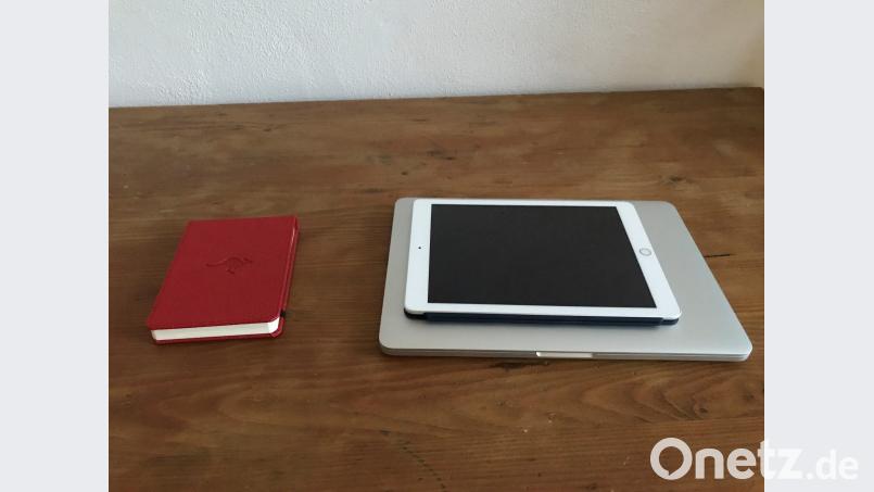 So mag Martha M. ihren Schreibtisch: „Da verirren sich die Gedanken nicht in einem Papierstapel.“ Bild: Gabi Eichl