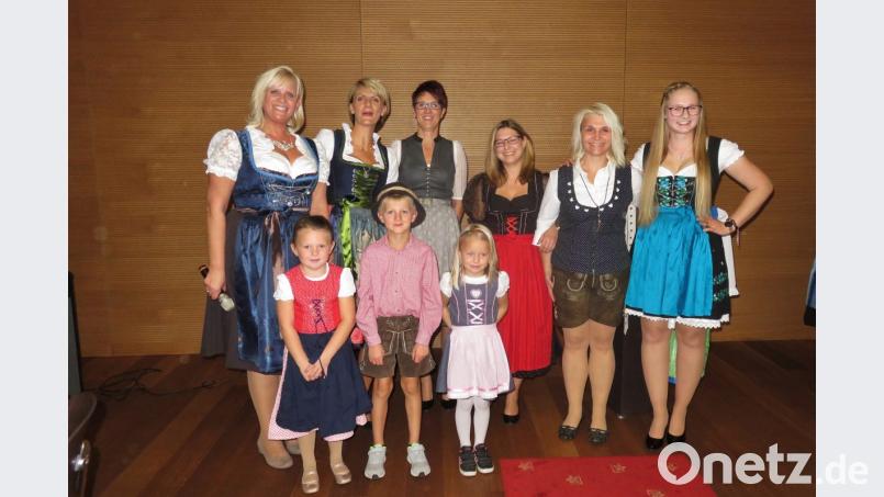 Bei der Modenschau präsentieren große und kleine Models ihre Trachtengewänder. Bild: rha