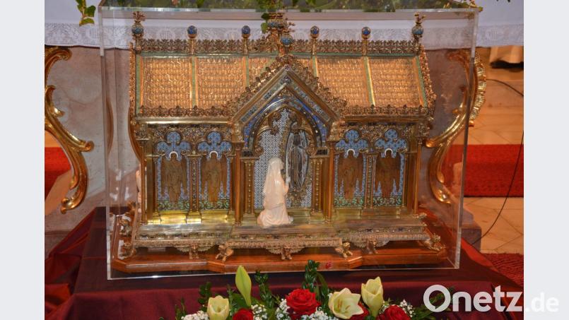 Noch bis Freitag bleibt der Schrein der heiligen Bernadette in Konnersreuth. Bild: jr