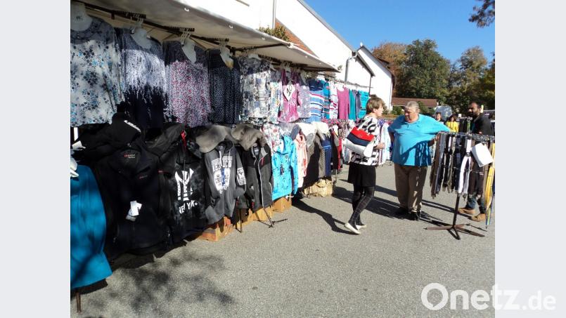 Ein großes Angebot wartete auf die Besucher der Dinoysius-Kirchweih Bild: ksi