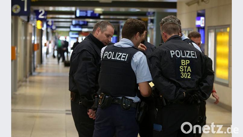 Am Kölner Hauptbahnhof gibt es eine Geiselnahme. Die Polizei ist im Großeinsat Bild: Oliver Berg