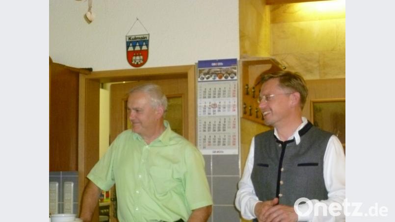 Als Gesprächsteilnehmer heißt Bürgermeister Günter Kopp Landtagsabgeordneten Tobias Reiß (von links) willkommen. Bild: sat