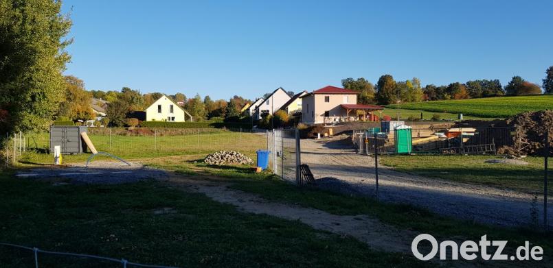 Im ausgewiesenen Baugebiet Messerpaint kann bereits gebaut werden. Zwei Plätze sind schon verkauft und weitere drei sind noch für Bauwillige vorhanden. Bild: dob